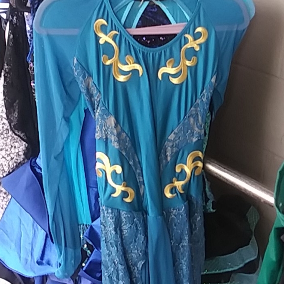 Costumes or outfits for damnce - Picture 4 of 7